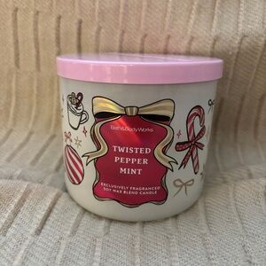 Bath and Body Works Twisted Peppermint 14.5 oz Candle